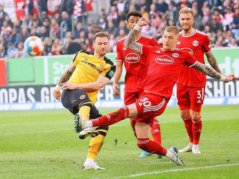 足总杯倒计时，费耶诺德集结日豪取连胜，细节引发关注，态度坚定，阵容厚度经受考验的简单介绍